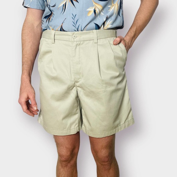 90s Wrangler Timber‎ Creek Khaki pleat front shorts Size 32 - Picture 2 of 4